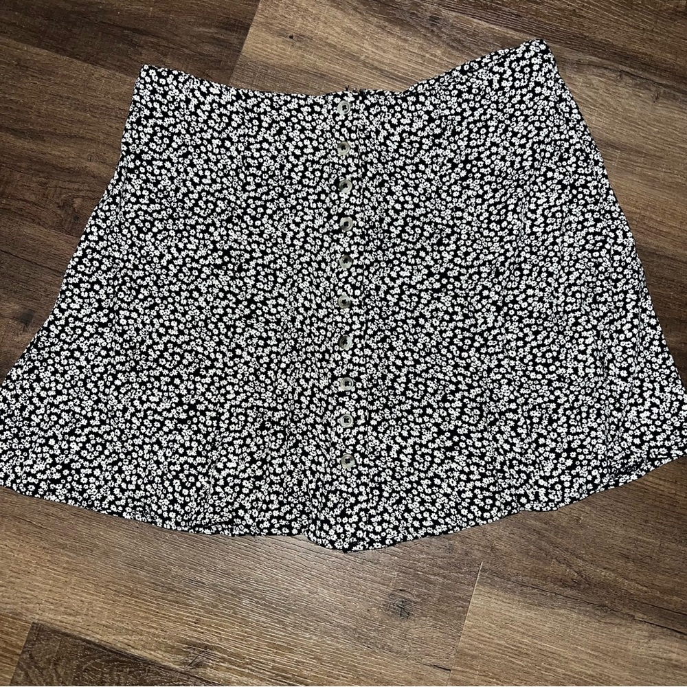 American Eagle Outfitters Black & White Floral Mini Skirt